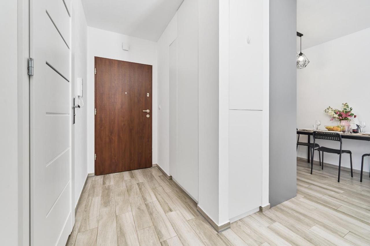 Apartment Wroclaw Swojczyce By Noclegi Renters Exterior photo